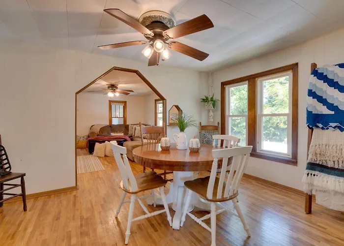 Holiday home 10 Min To Elmarra River: Pets Welcome! Jewett