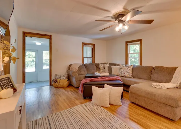 Holiday home 10 Min To Elmarra River: Pets Welcome! *