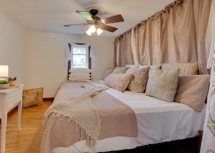 10 Min To Elmarra River: Pets Welcome! Holiday home